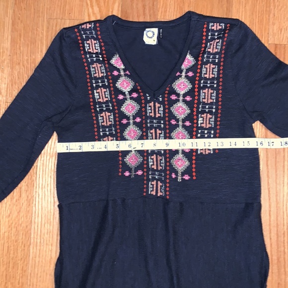 Akemi and Kin Anthropologie Navy Blue Embroidered Split Hi Lo Knit Tunic Small - Picture 9 of 12